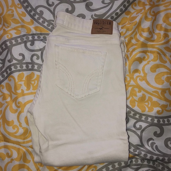 Hollister Denim - 🔵White Capris